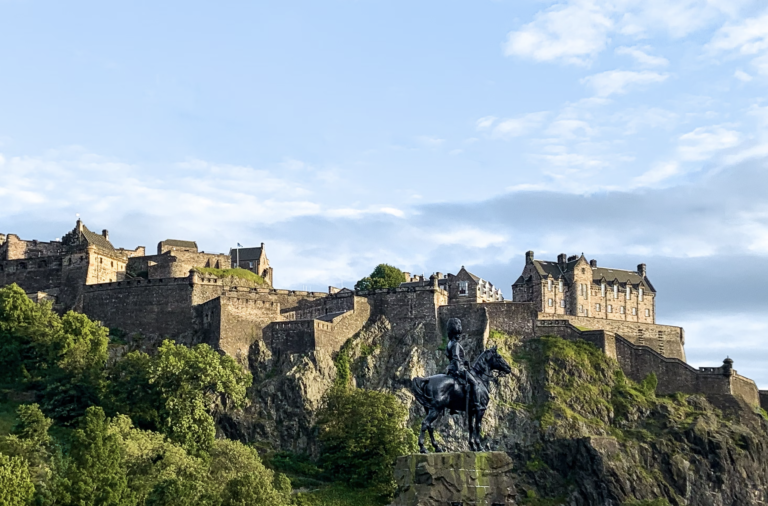 Lo que no puedes perderte y los errores que arruinan tu viaje a Edimburgo