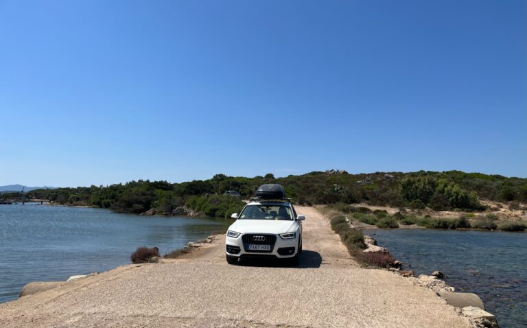 Cómo moverse por el norte de Cerdeña (sin perder tiempo ni la paciencia)