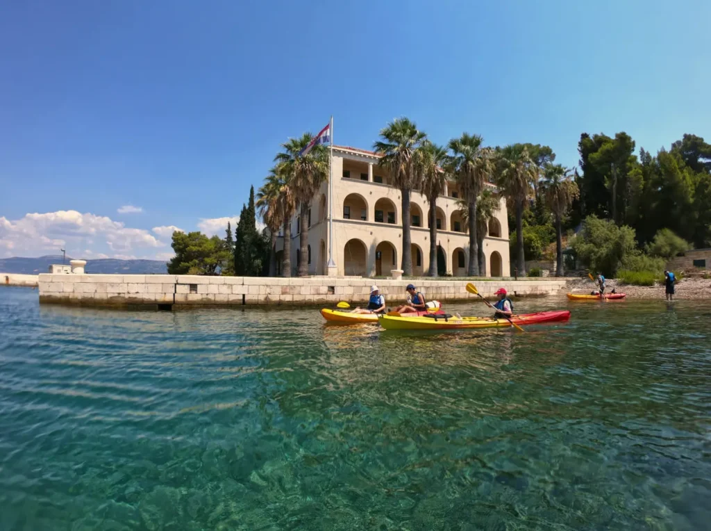 kayas en las costas de Split