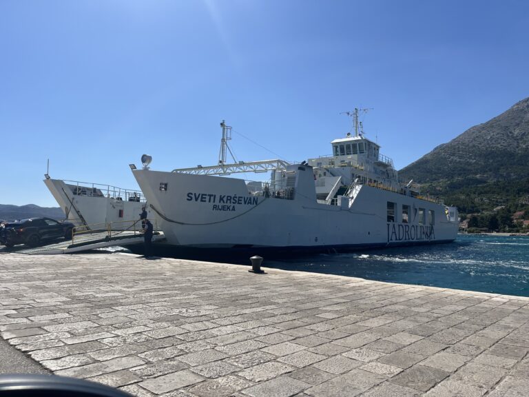 Cómo llegar a KORČULA en ferry: rutas, precios y horarios