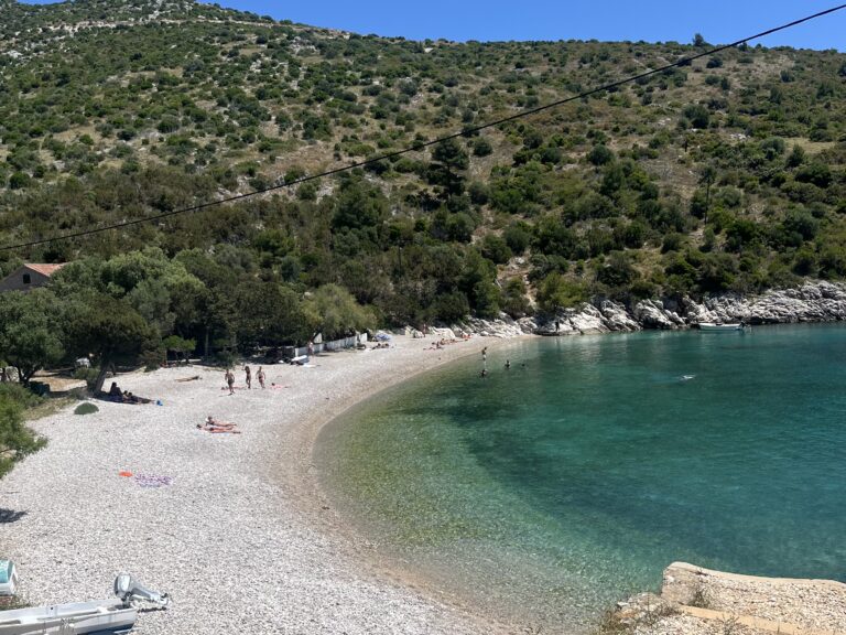 Dubovica: la playa más bonita y tranquila de Hvar