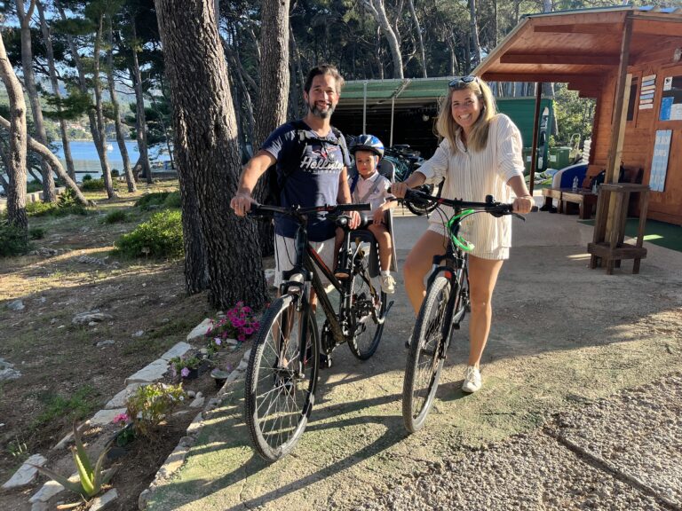 Paseo costero en bici del Hotel Senses a Jelsa (vía Vrboska)