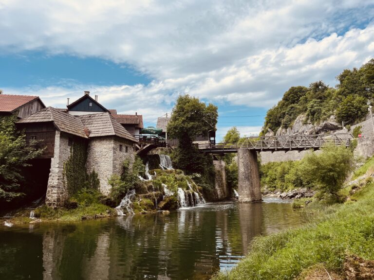 Chapuzón en el río de Rastoke