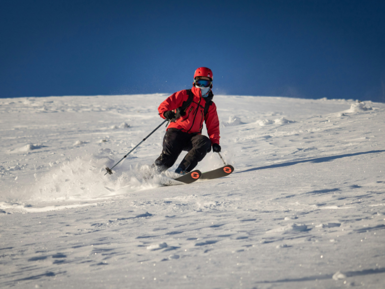 Sanidad en Andorra: Por qué no sirve tu tarjeta sanitaria y qué seguro elegir
