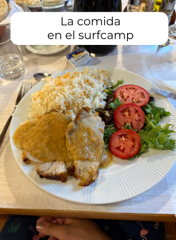 alt="plato de comida abundante del Russo Surfcamp"