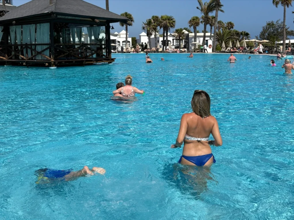 piscinas hotel H10 rubicons